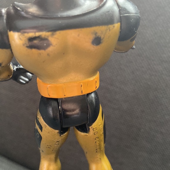 Rare Gold & Black BATMAN kenner 1993 Action Figure DC Comics - Picture 6 of 7